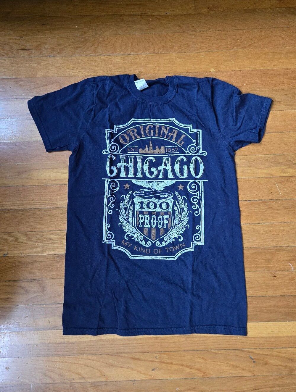 Gildan | Chicago My Kind Of Town | T-Shirt Printed Navy And Gold Size S